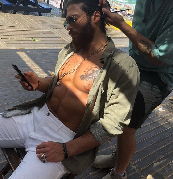 can yaman kimdir, erkenci kuş can divit karakteri